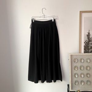NWT Aritzia Babaton Eduardo Black Midi Skirt, Size 4